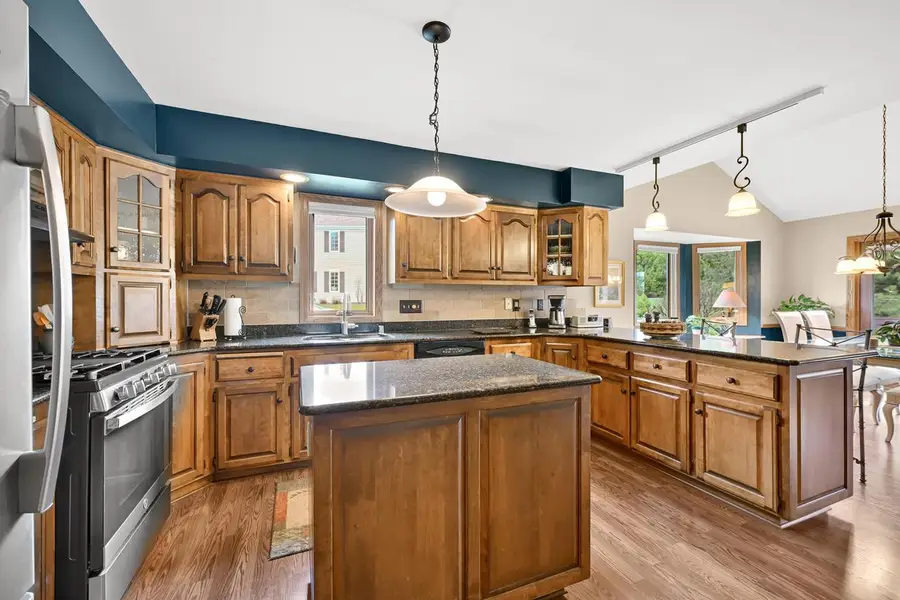 3260 Cherry Hill DRIVE, Brookfield, WI 53005 - #3