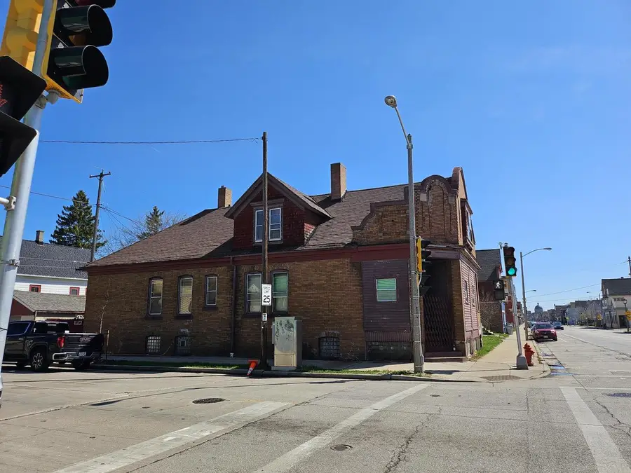 1938 W Lincoln AVENUE, Milwaukee, WI 53215 - #3