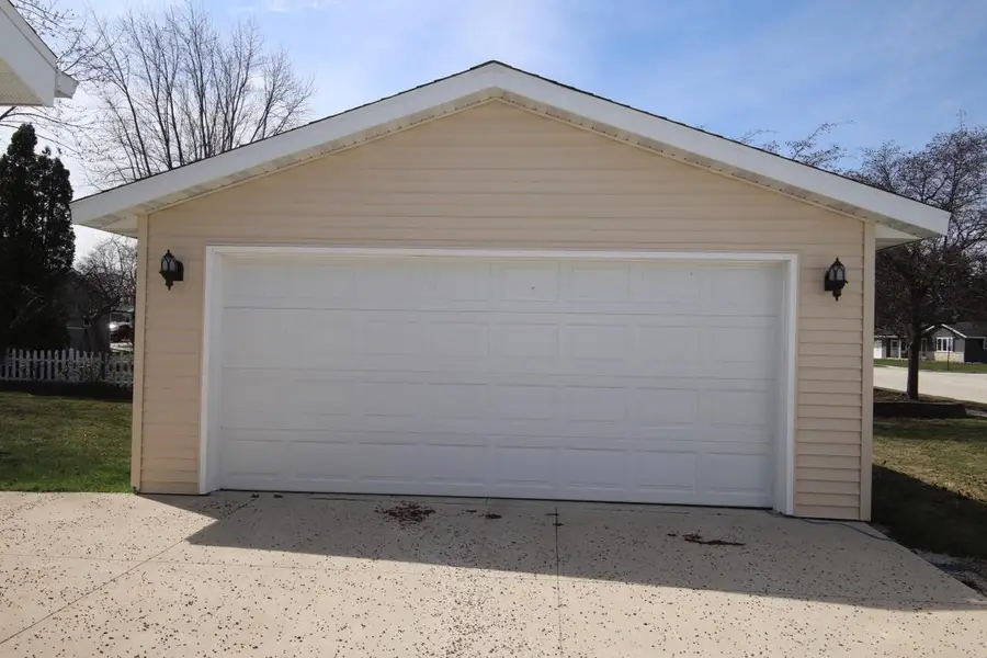 1717 Jackson STREET, New Holstein, WI 53061 - #2