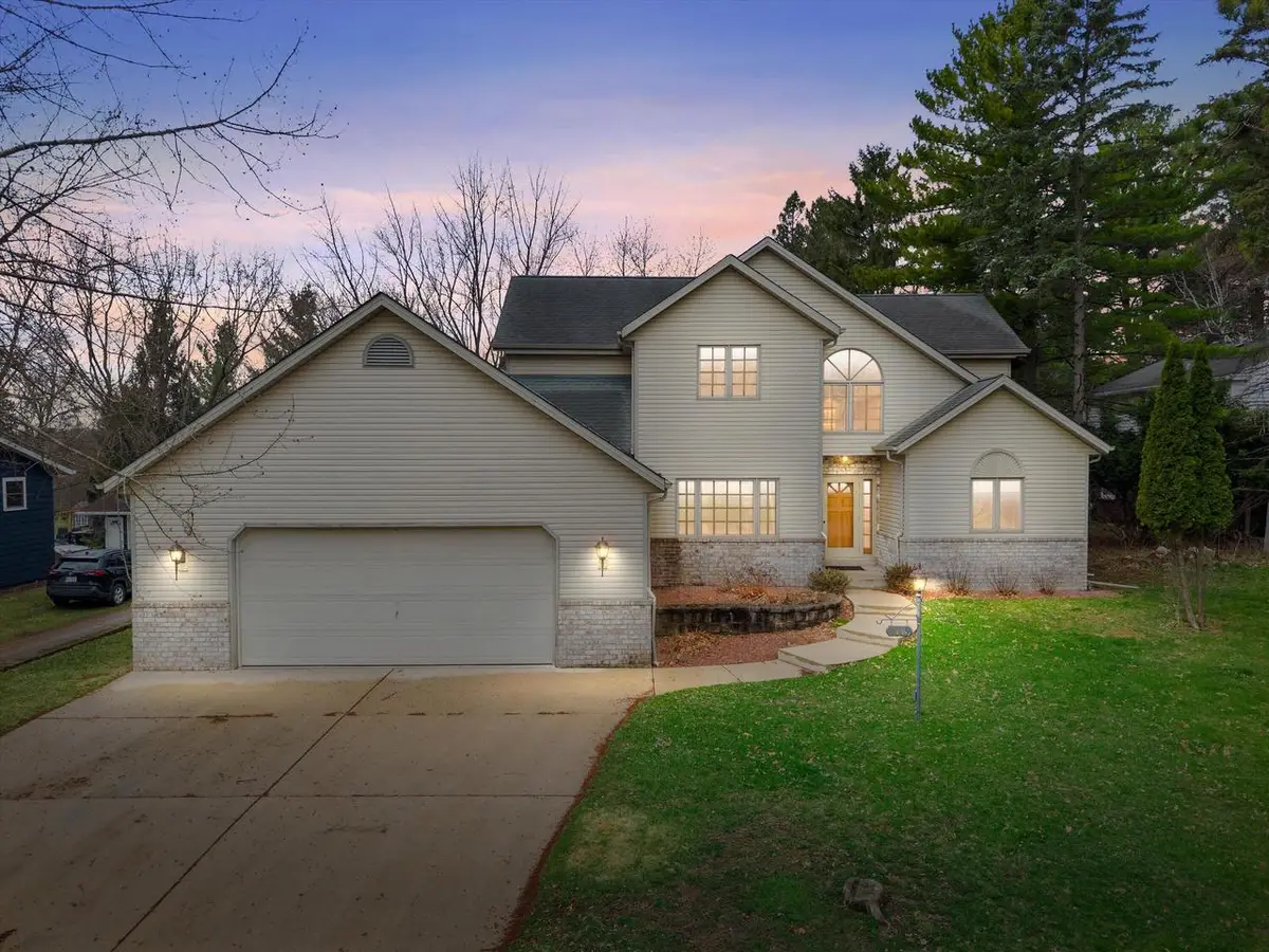 4009 Hickory Knoll ROAD, Hartland, WI 53029 - #1