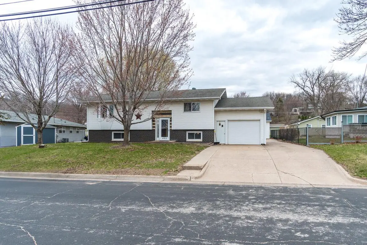 425 Church STREET, Holmen, WI 54636 - #1