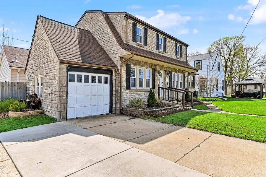 151 W Waterford AVENUE, Milwaukee, WI 53207 - #3