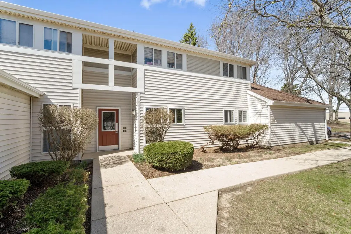 863 Puetz ROAD, Oak Creek, WI 53154 - #1