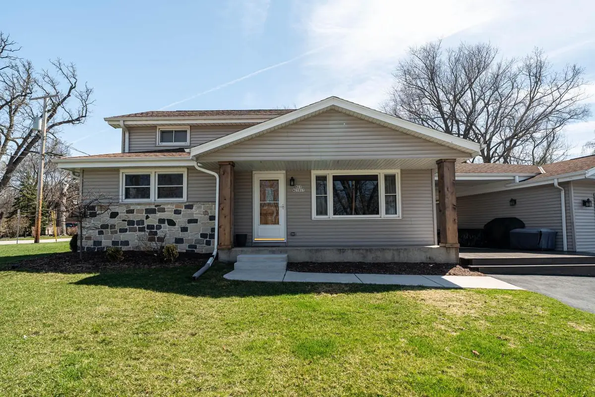N27W27017 Woodland DRIVE, Pewaukee, WI 53072 - #1