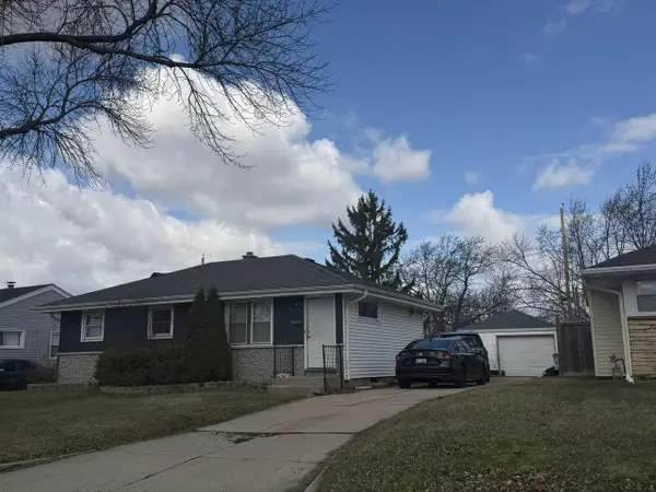 8152 W Clovernook STREET, Milwaukee, WI 53223