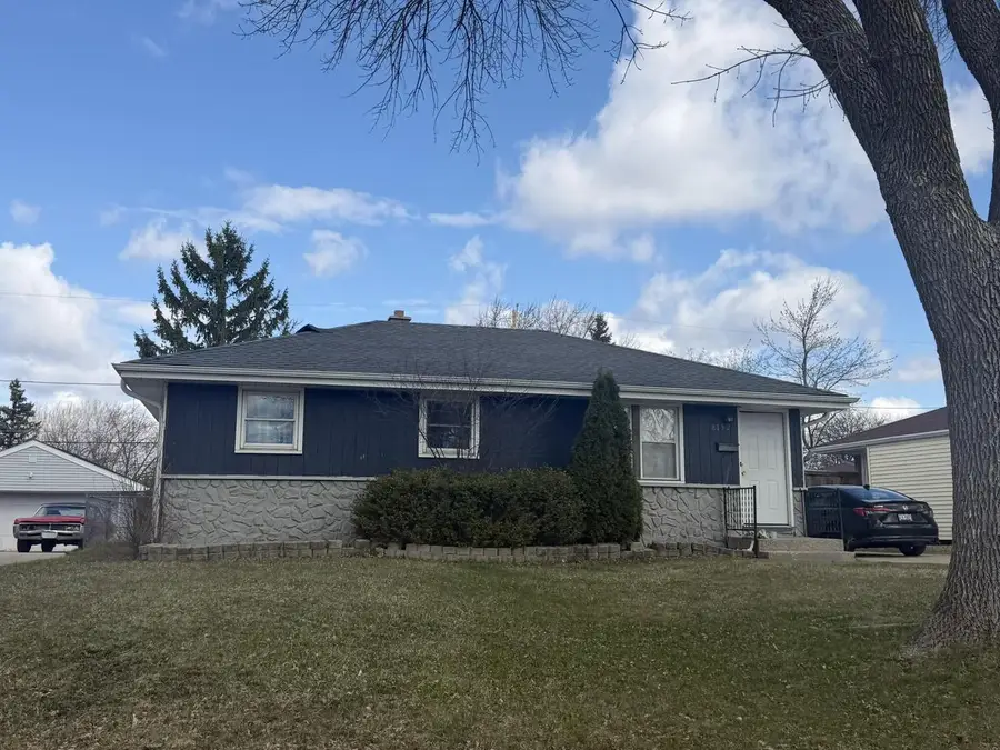 8152 W Clovernook STREET, Milwaukee, WI 53223 - #2