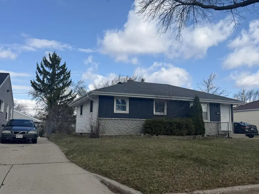 8152 W Clovernook STREET, Milwaukee, WI 53223 - #3