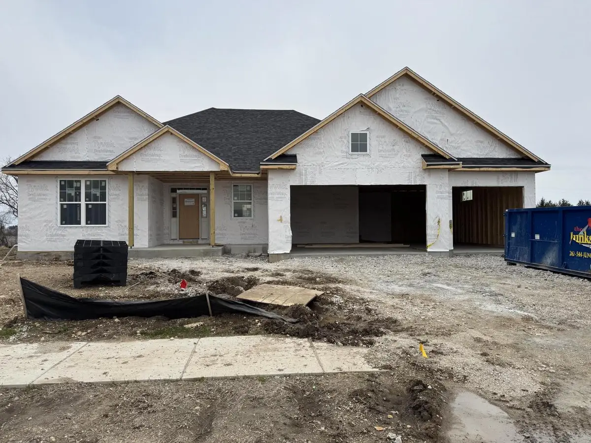 1302 Lynn CIRCLE, Oconomowoc, WI 53066 - #1