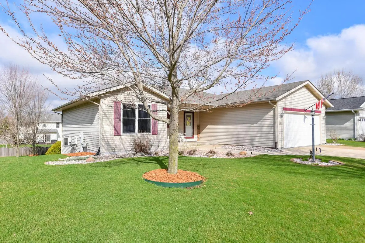 2456 Emslie DRIVE, Waukesha, WI 53188 - #1