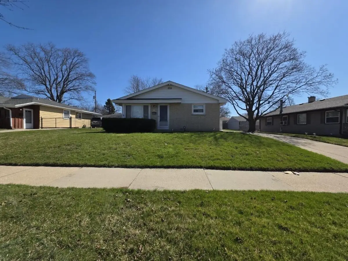 5654 N 90th STREET, Milwaukee, WI 53225 - #1