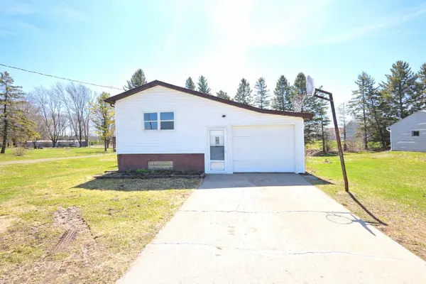 3015 Viebahn STREET, Manitowoc, WI 54220