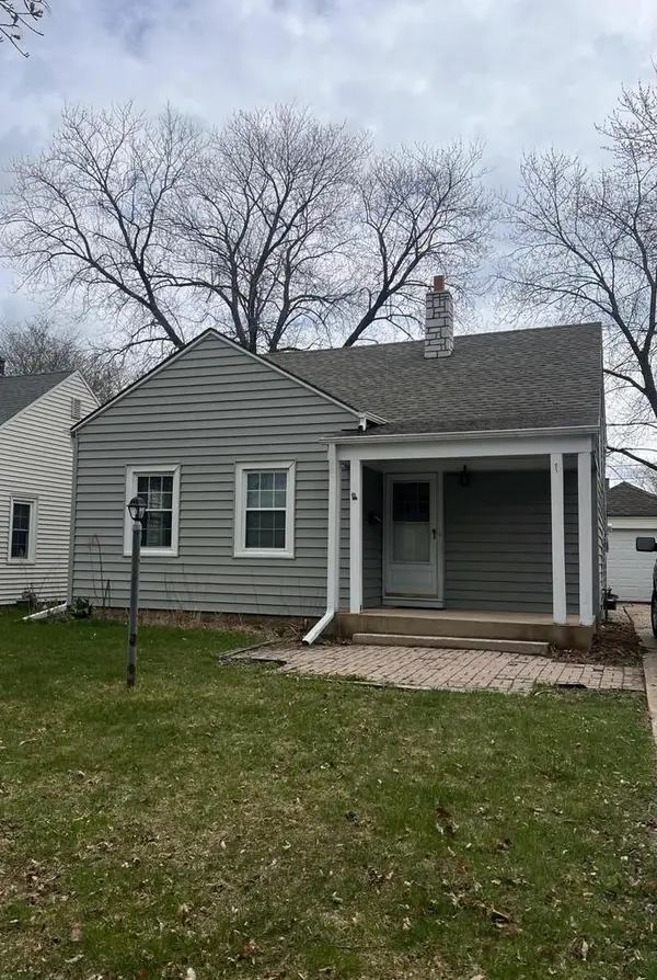 4640 N Woodruff AVENUE, Whitefish Bay, WI 53211