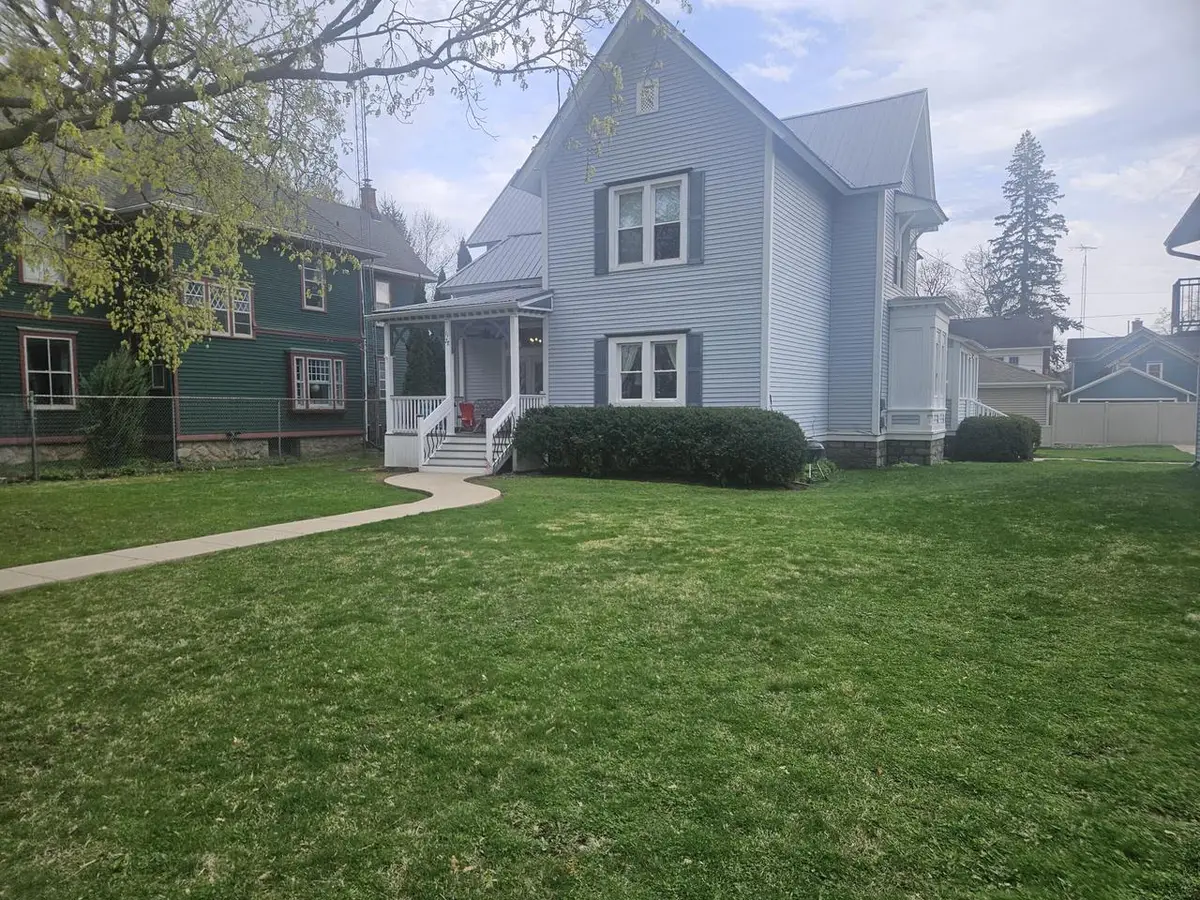 1128 Wisconsin STREET, Lake Geneva, WI 53147 - #1