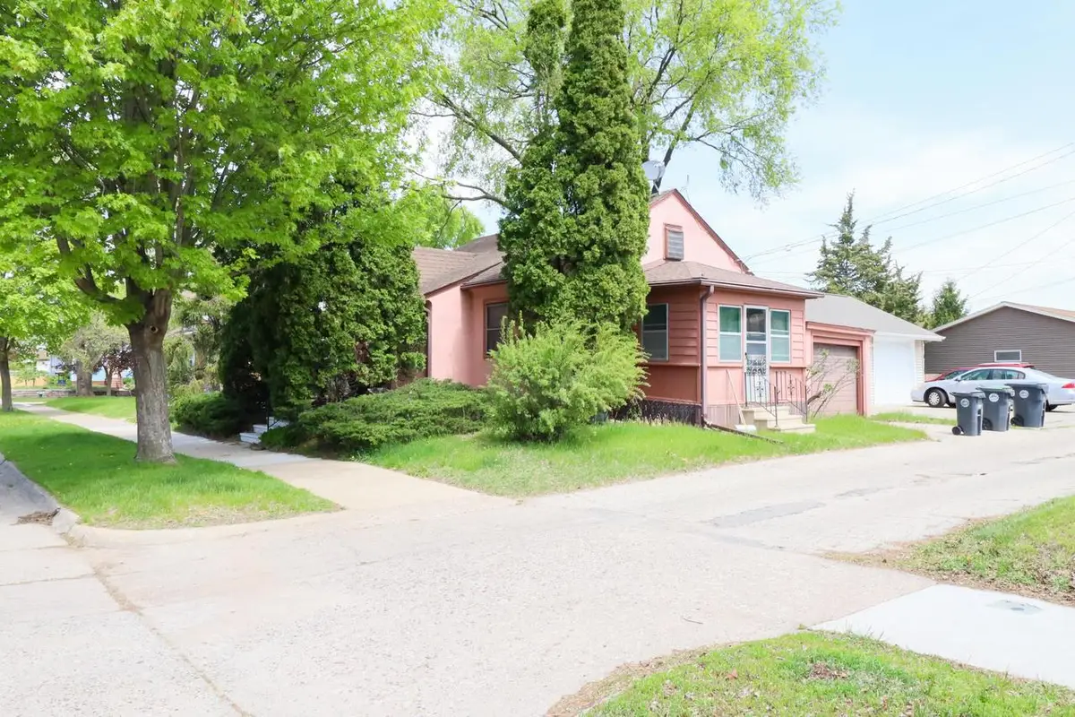 120 21st STREET, La Crosse, WI 54601 - #1