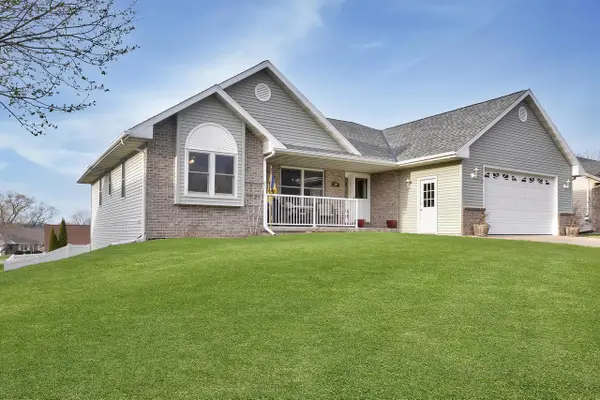 1108 Fieldstone DRIVE, Hartford, WI 53027