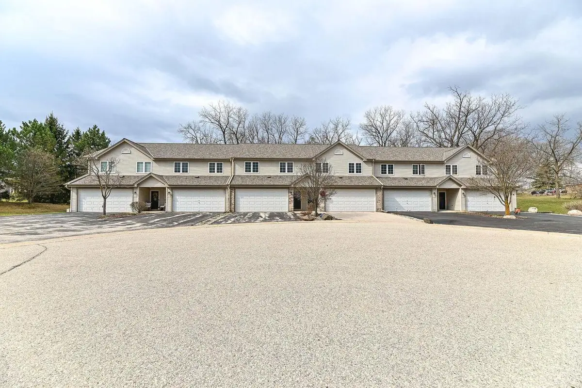 1915 Mallard Pointe CIRCLE #C, Waukesha, WI 53189 - #1
