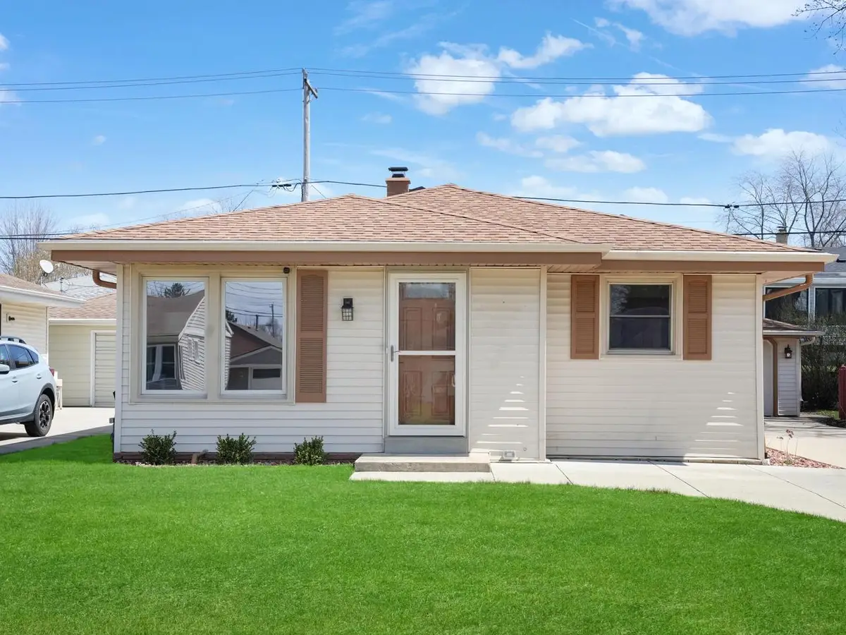 4224 91st STREET, Greenfield, WI 53228 - #1