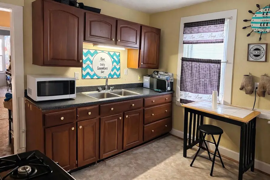 1425 N 24th PLACE, Milwaukee, WI 53205 - #3