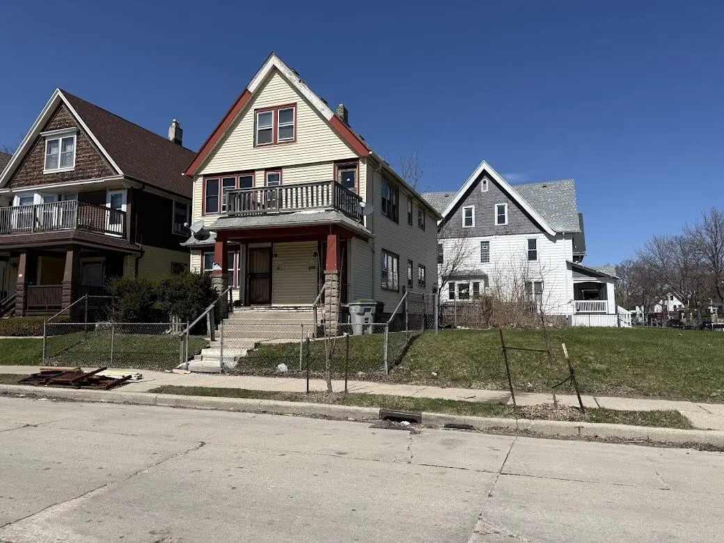 906 Chambers STREET #908, Milwaukee, WI 53206 - #1