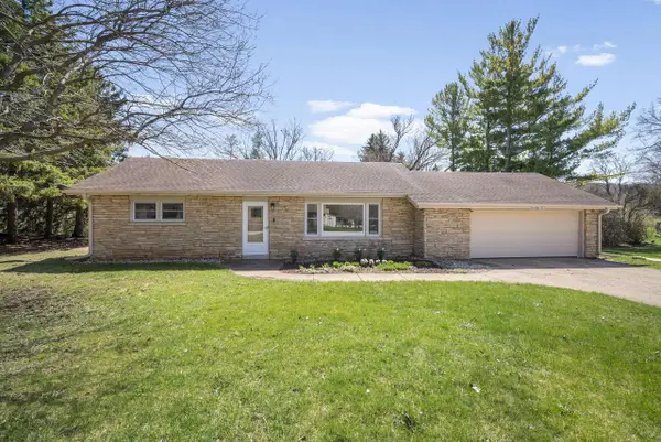 N69W21023 Pleasant STREET, Menomonee Falls, WI 53051