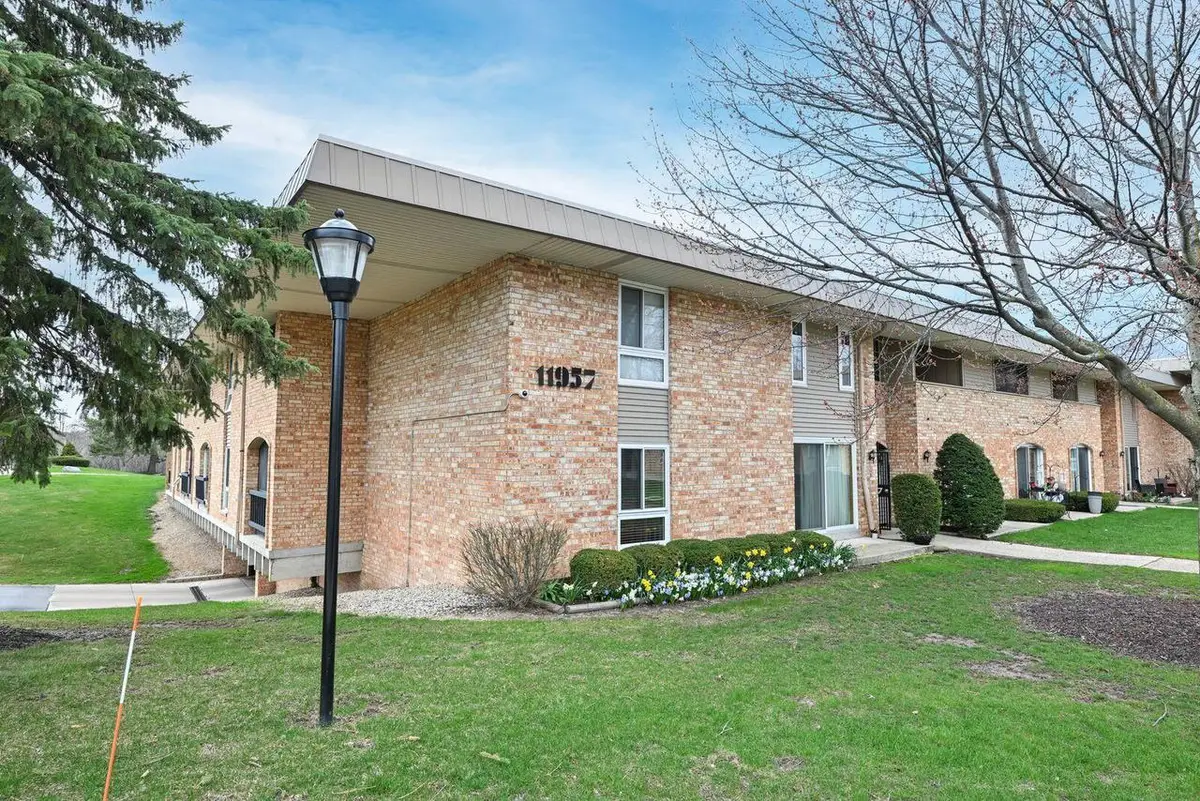 11957 Appleton AVENUE #8, Milwaukee, WI 53224 - #1