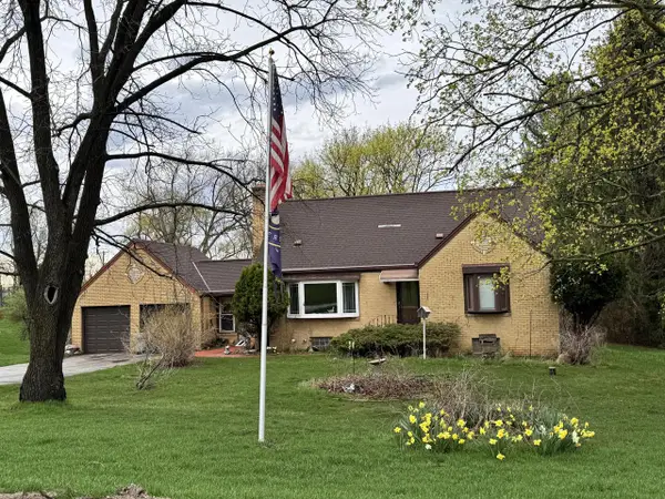 16730 Hillsdale DRIVE, Brookfield, WI 53005