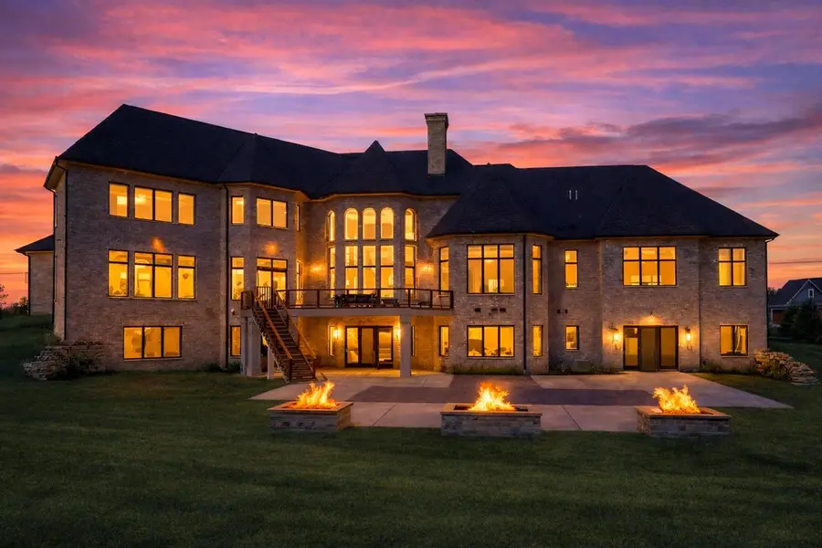14122 Saddlebrook CIRCLE #18W, Mequon, WI 53097 - #2