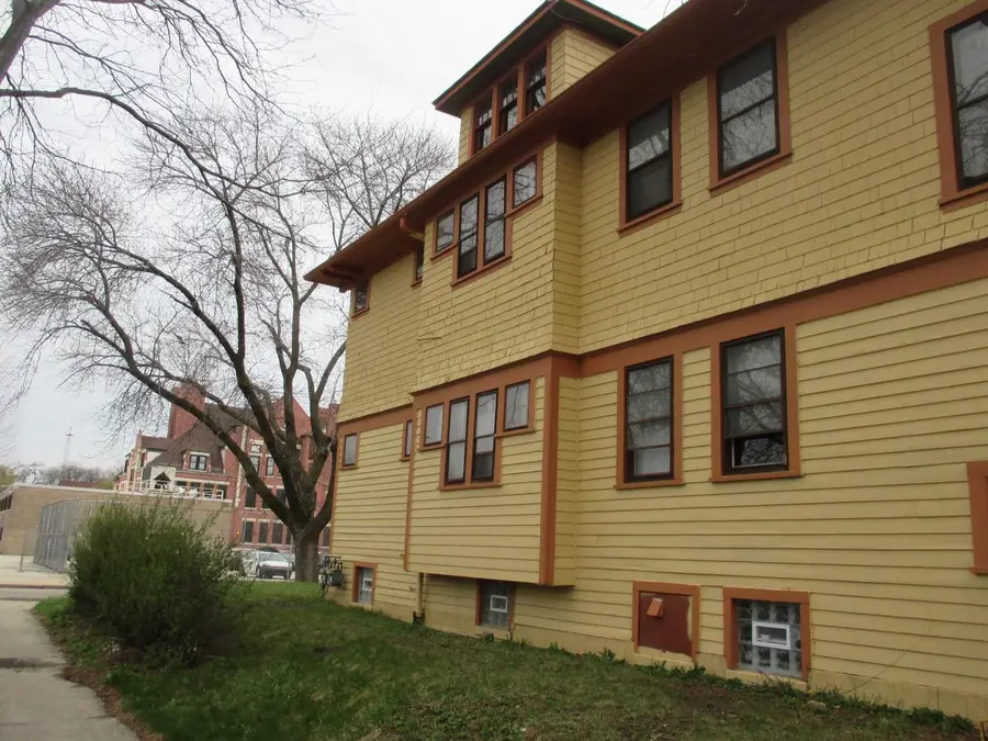 1302 26th STREET #1304, Milwaukee, WI 53205 - #3