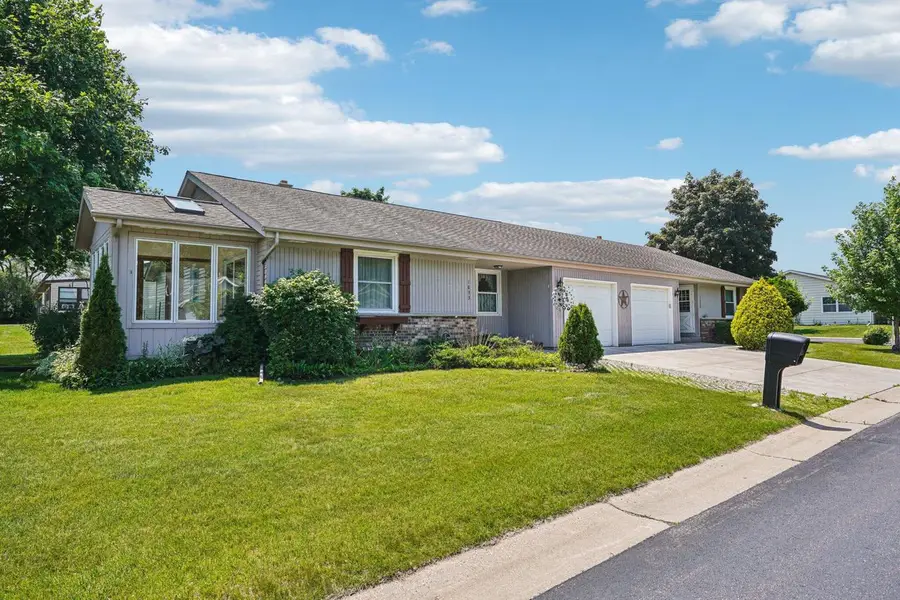 1833 Hilltop DRIVE, West Bend, WI 53095 - #2