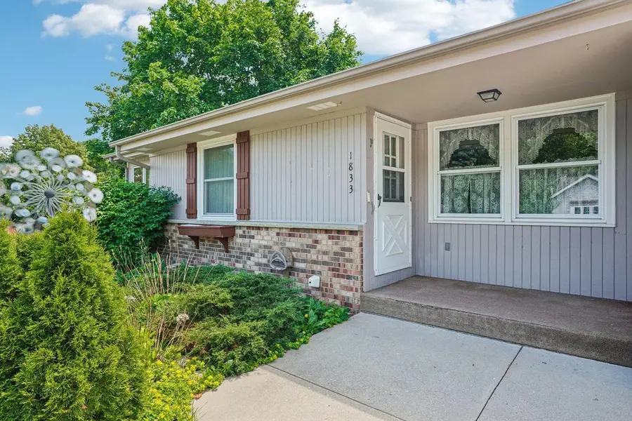 1833 Hilltop DRIVE, West Bend, WI 53095 - #3