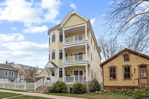 224 Lloyd STREET, Milwaukee, WI 53212
