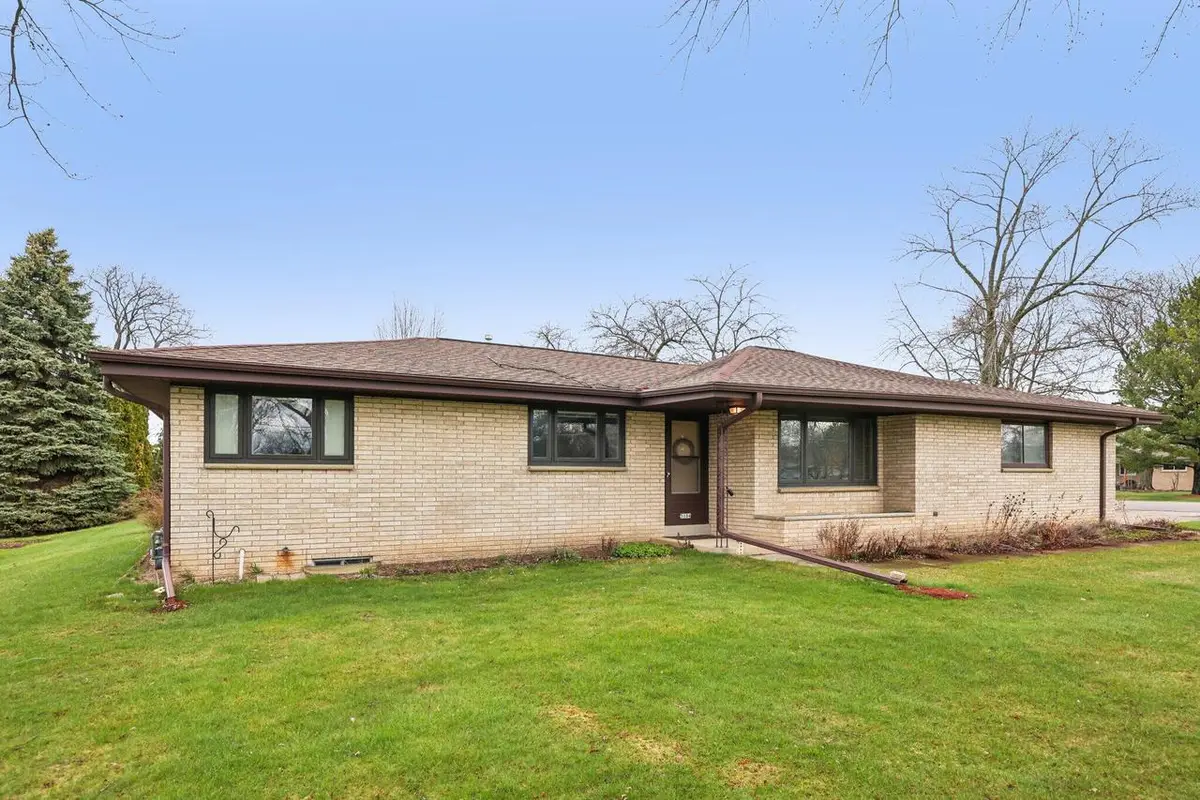5104 Twin Elms DRIVE, Racine, WI 53406 - #1
