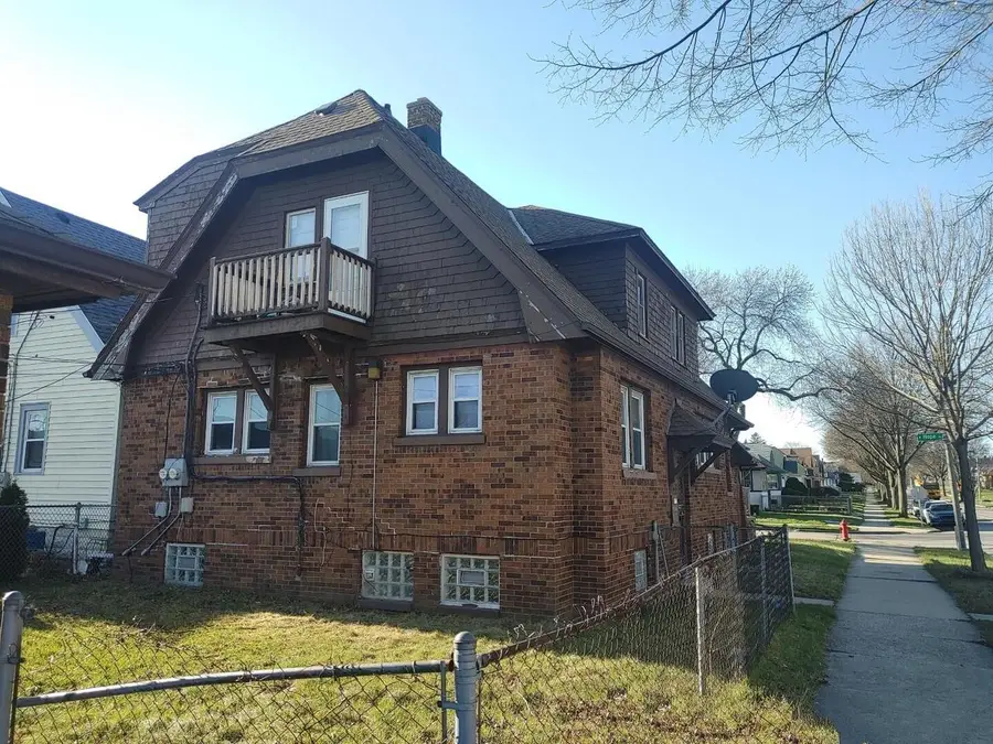 2330 W Hope AVENUE, Milwaukee, WI 53209 - #3