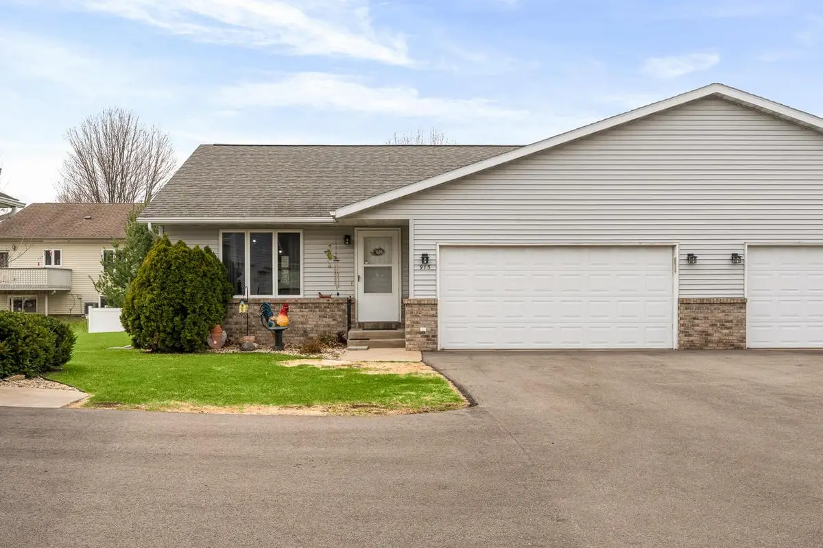 915 10th AVENUE, Onalaska, WI 54650 - #1