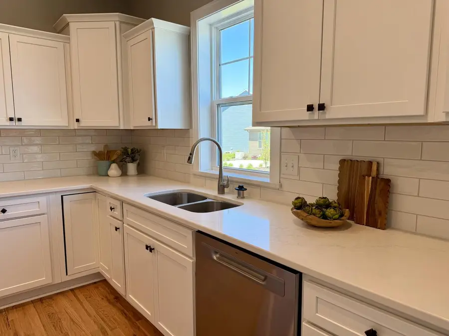 N54W19340 Kearney LANE, Menomonee Falls, WI 53051 - #3
