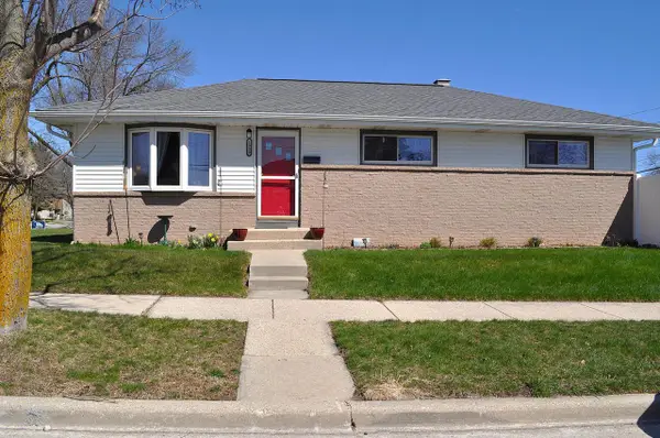 1930 W Carrington AVENUE, Milwaukee, WI 53221