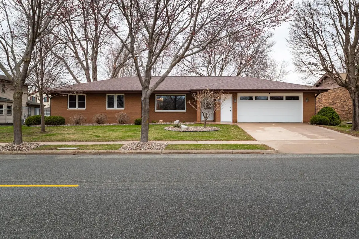 705 Grove STREET, Onalaska, WI 54650 - #1