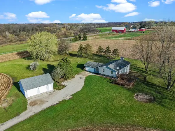 7164 Hospital ROAD, Burlington, WI 53105