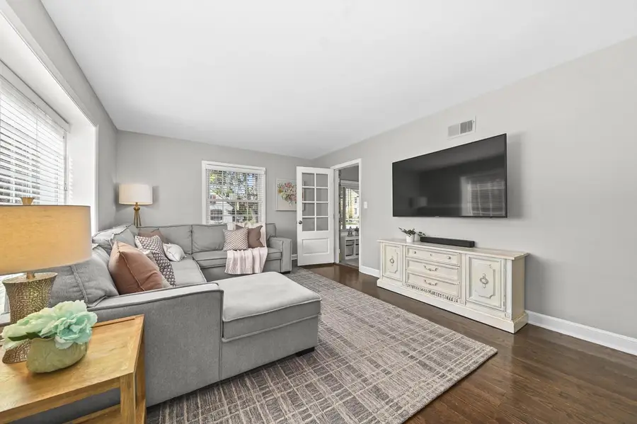 8528 W Meinecke AVENUE, Wauwatosa, WI 53226 - #3