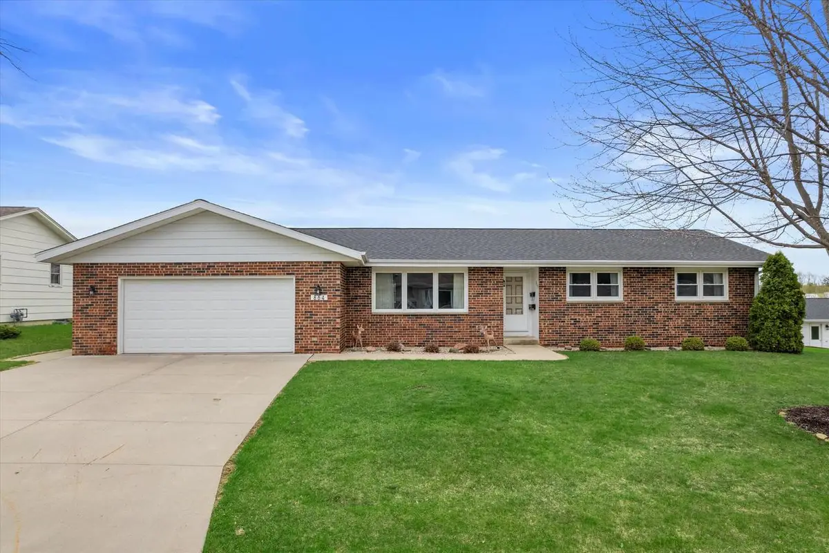 864 Mayer LANE, Mayville, WI 53050 - #1