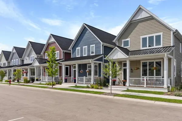 6250 W Fox Crossing DRIVE, Mequon, WI 53092