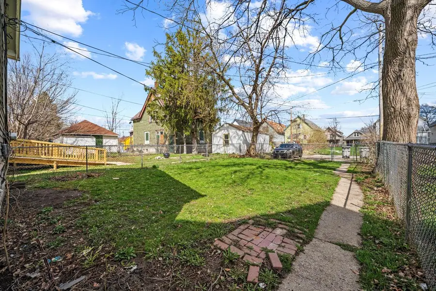 3562 N 12TH STREET, Milwaukee, WI 53206 - #2