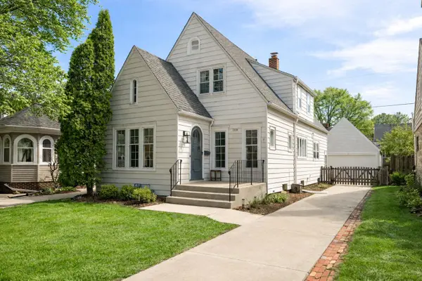 5844 N Shoreland AVENUE, Whitefish Bay, WI 53217