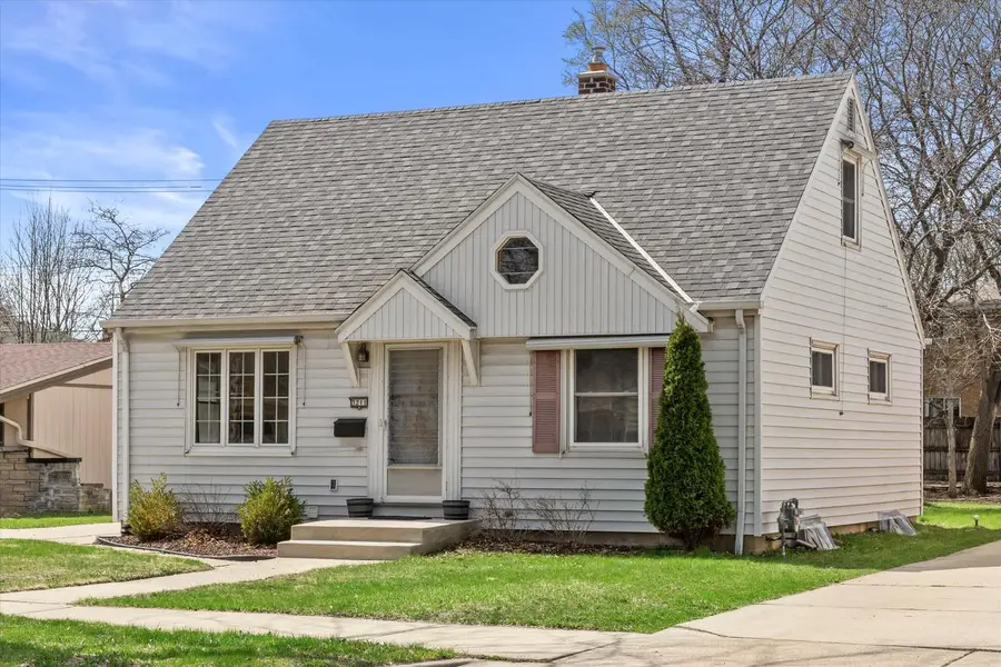 3211 S 72nd STREET, Milwaukee, WI 53219 - #3