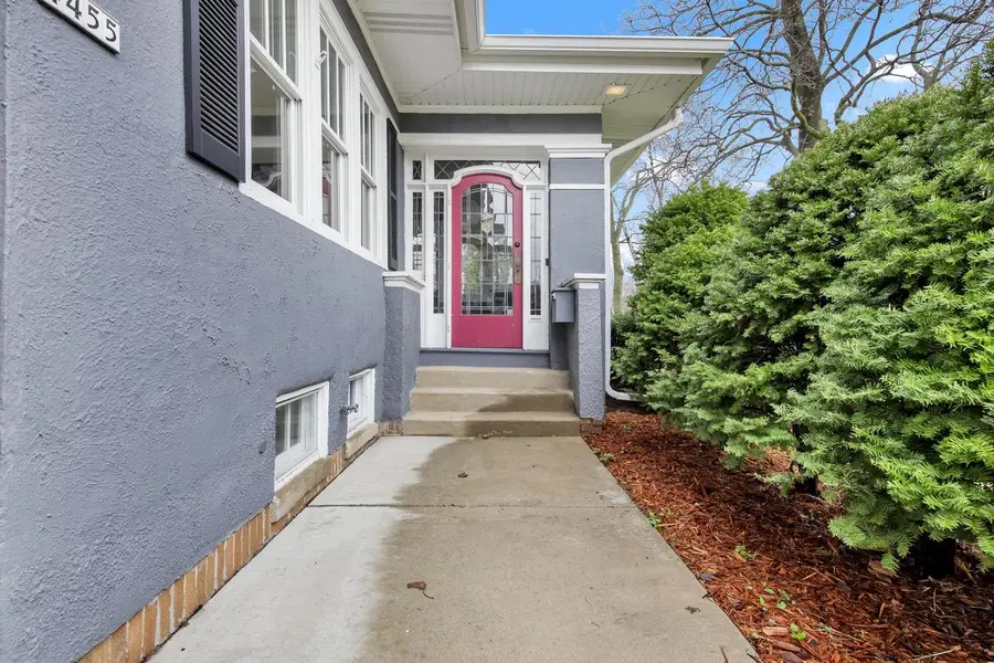 4455 N Frederick AVENUE, Shorewood, WI 53211 - #3