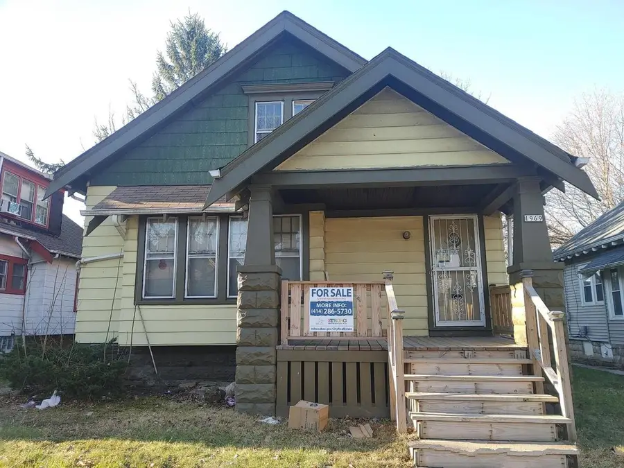 1969 W Melvina STREET, Milwaukee, WI 53206 - #2