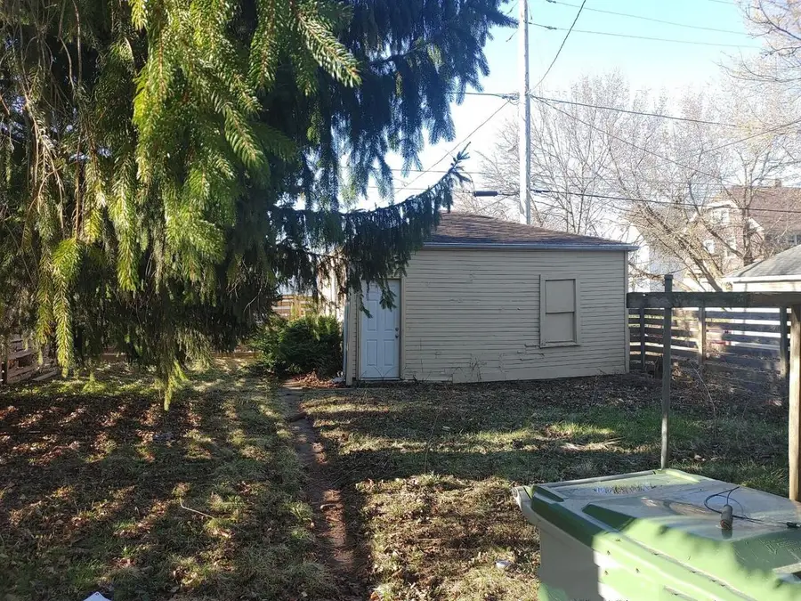 1969 W Melvina STREET, Milwaukee, WI 53206 - #3