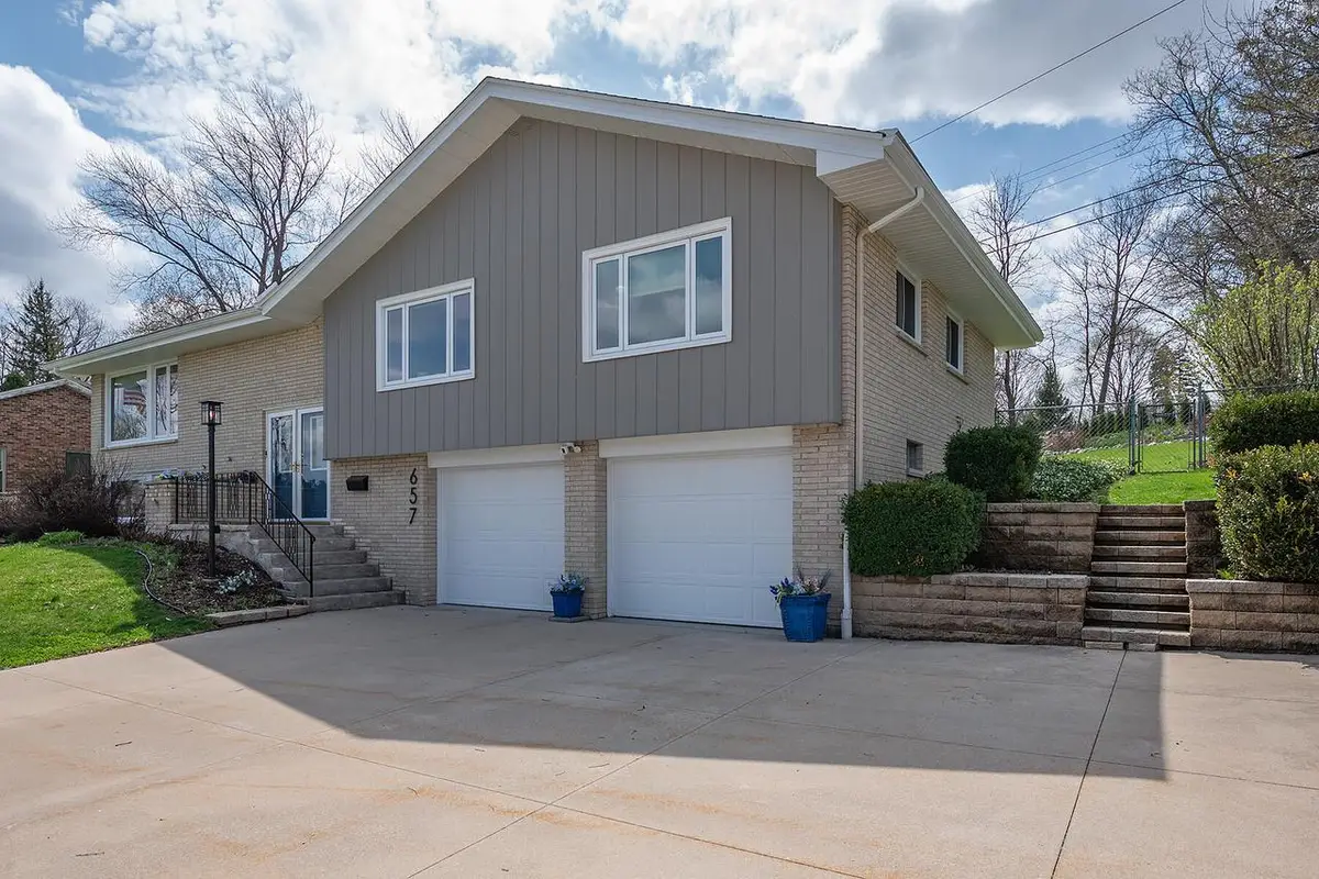 657 Brandt COURT, Pewaukee, WI 53072 - #1