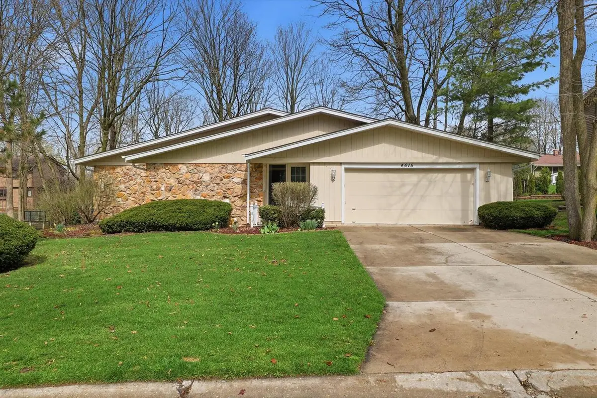 4615 S Delphine DRIVE, New Berlin, WI 53151 - #1