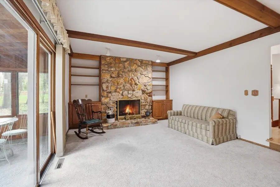 4615 S Delphine DRIVE, New Berlin, WI 53151 - #3